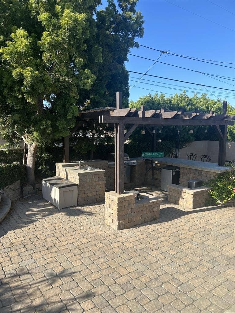 Room for rent in three bedroom home