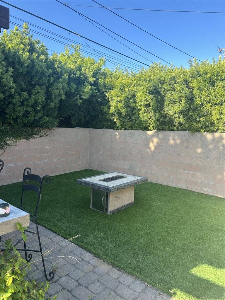 Room for rent in three bedroom home