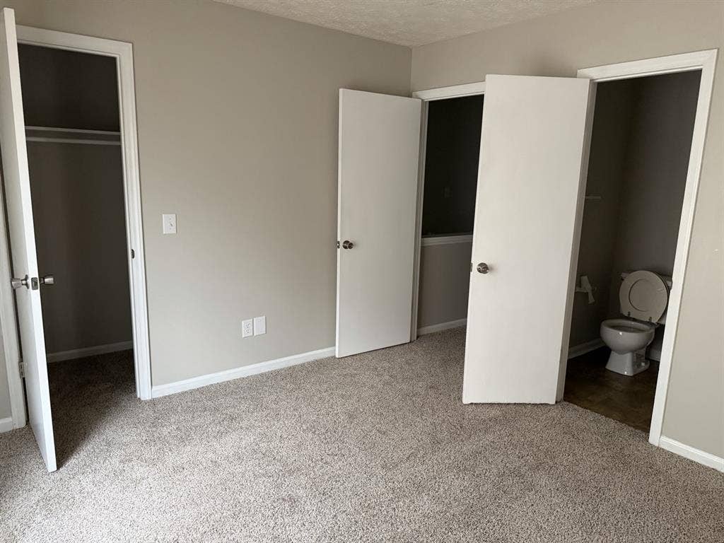 JUST MOVED IN, ROOMATE, 2B 2HB 1FB.