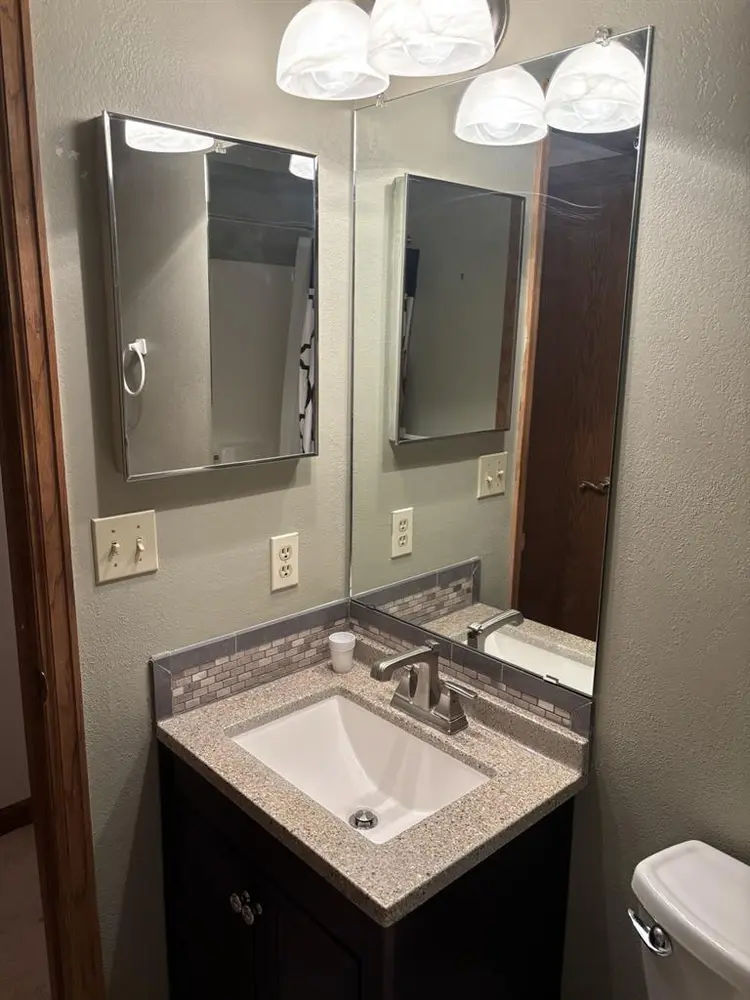 Looking for female roommate