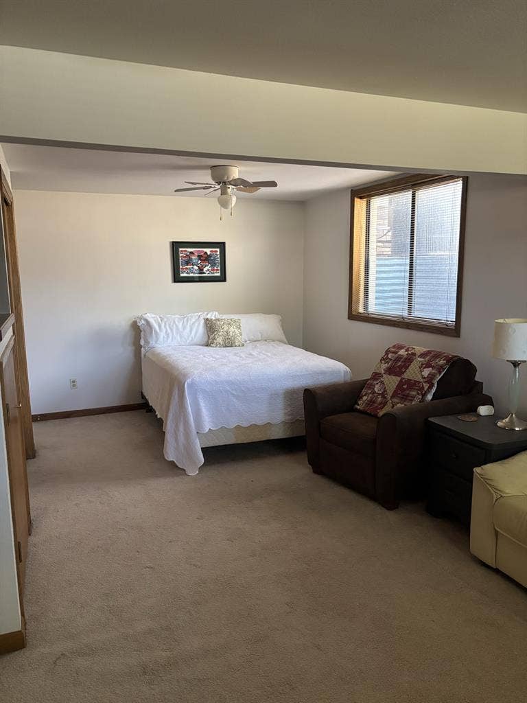 Looking for female roommate