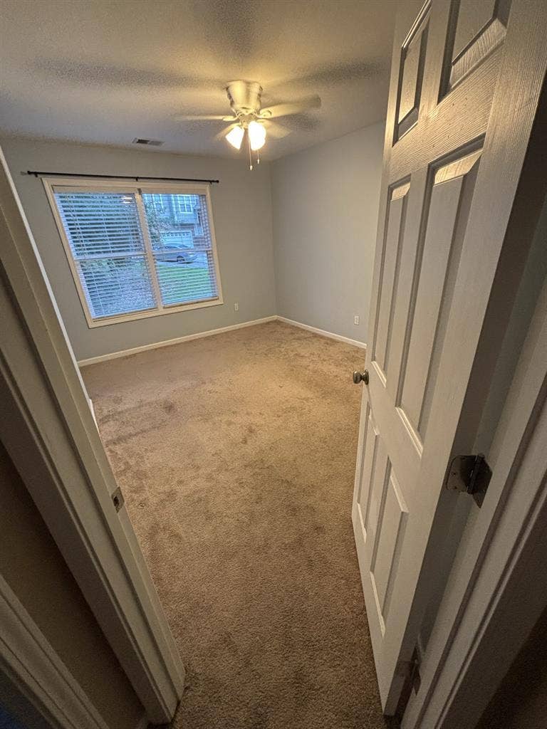 1 bed 1 bath to rent. Gym as well