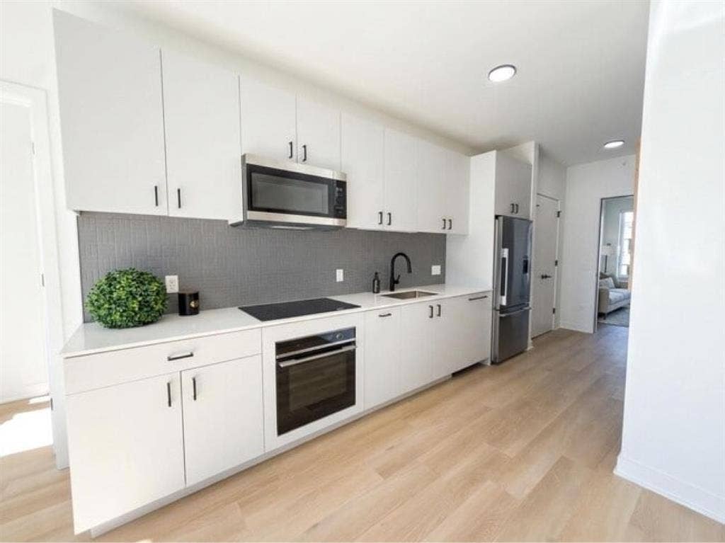 1327 Sqft 3 bed, ASAP move in
