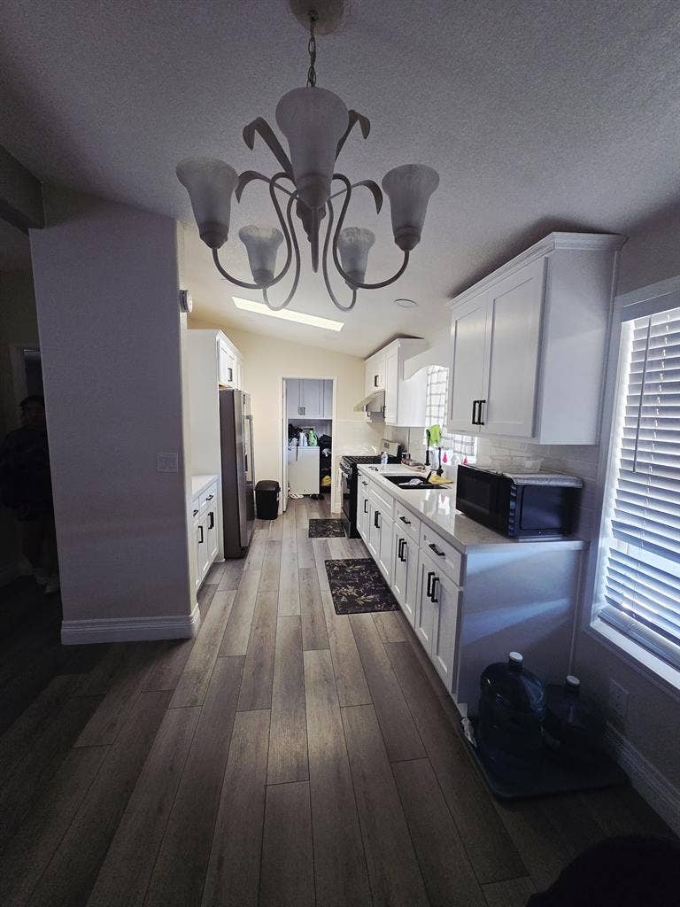1bed w/attached bath. Women only