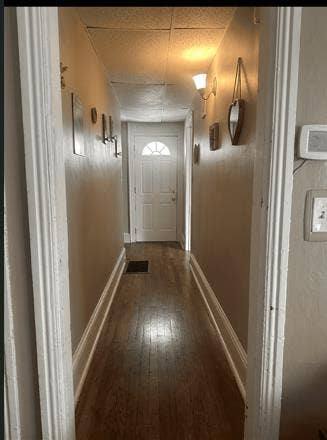 Newark, DE Room avail off Main St!
