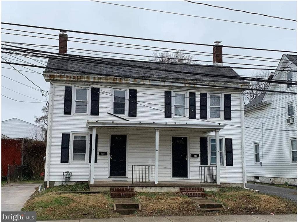 Newark, DE Room avail off Main St!