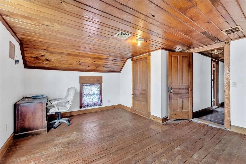 Room in farmhouse avaliable