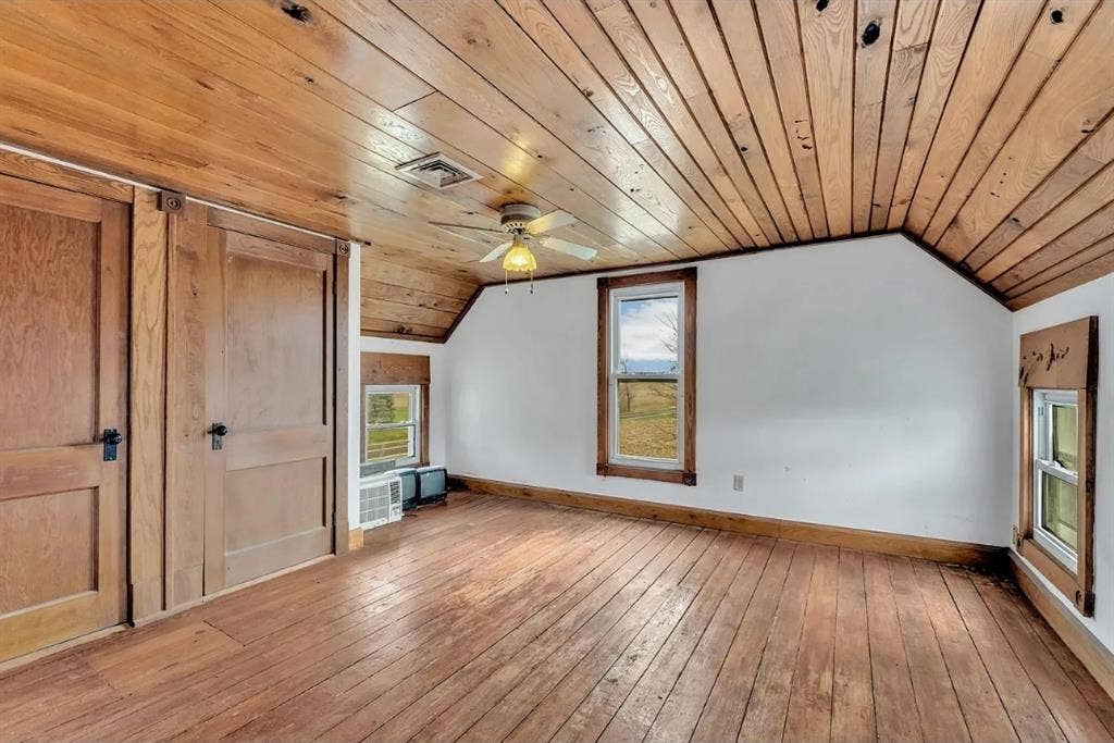 Room in farmhouse avaliable