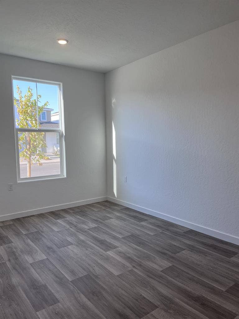 2 rooms are available