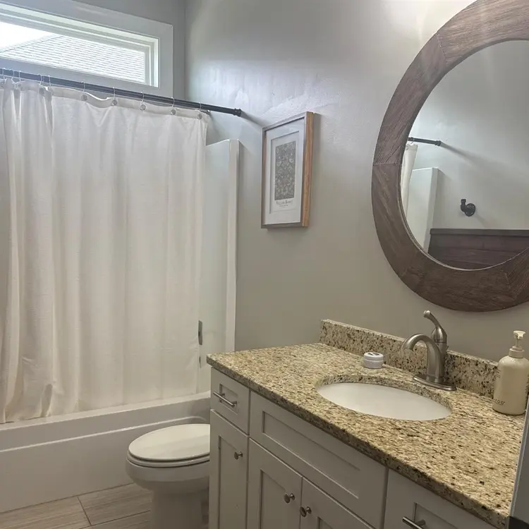 Private 1BR/1BA includes utilities!