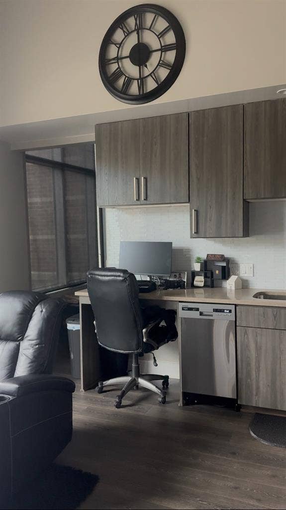 Downtown Houston High-Rise Living!
