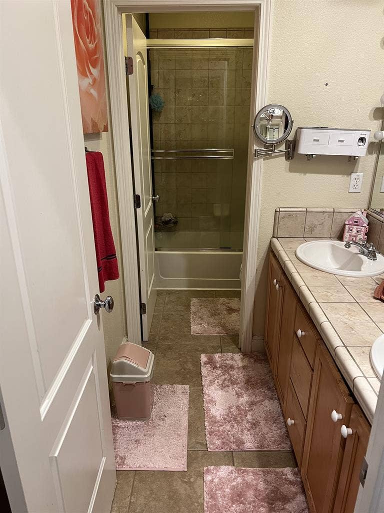 Comfy room available!