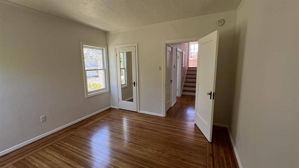 Room For Rent in Cute 2/1 House