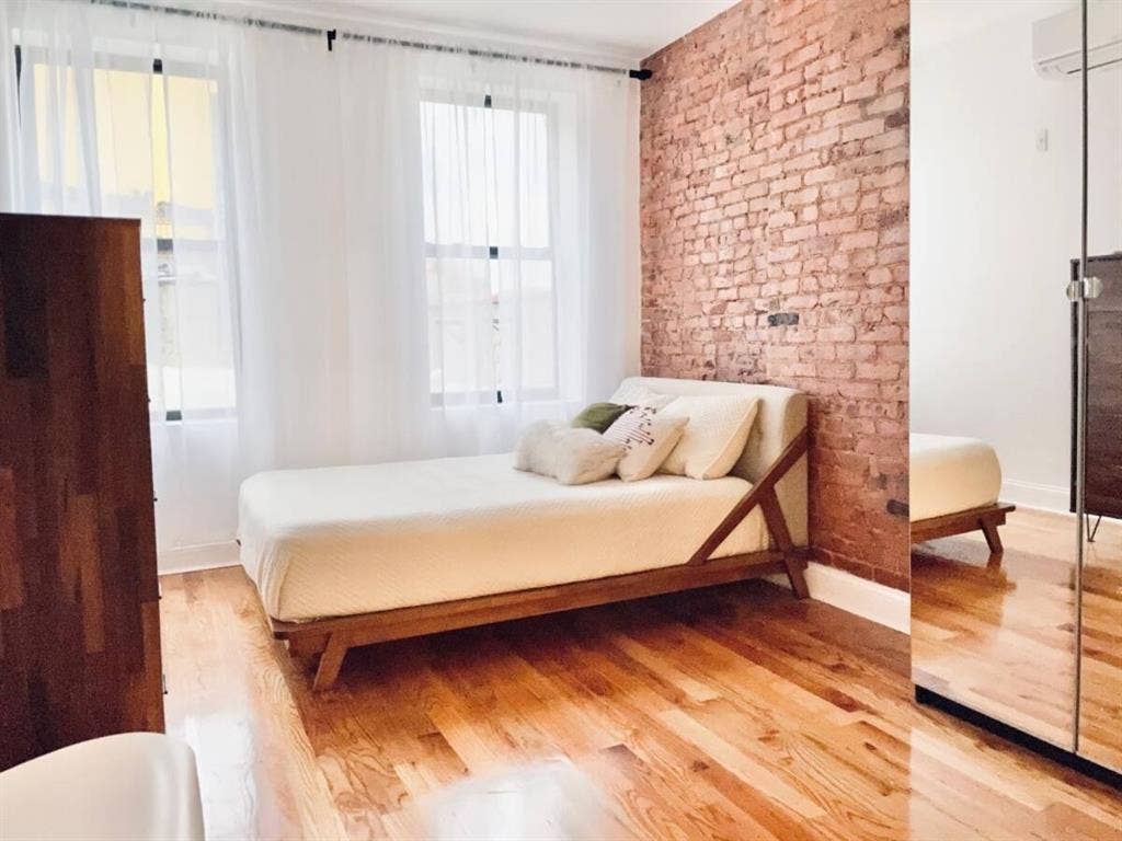 Room for Student or Professional