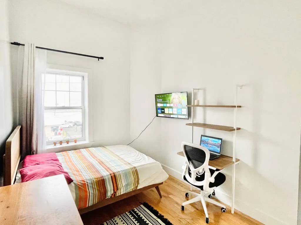 Room for Student or Professional