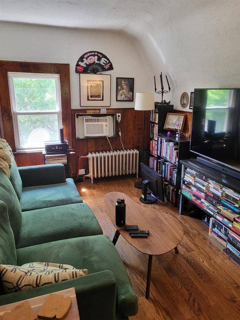 Room for rent in midwood August 1st