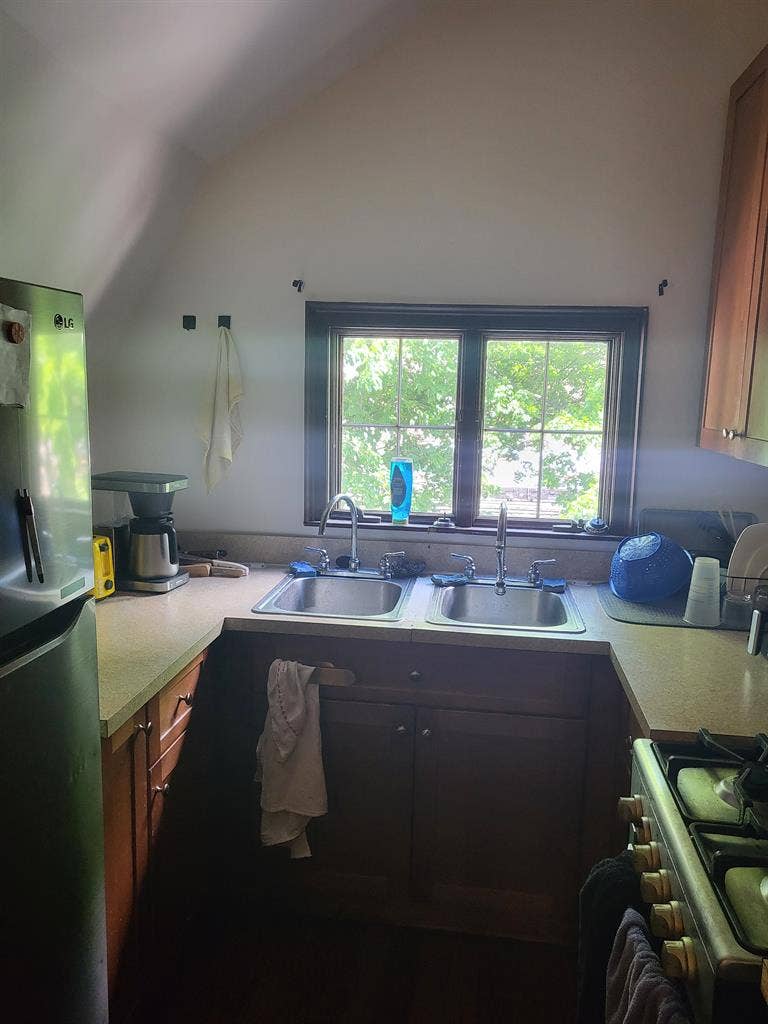 Room for rent in midwood August 1st