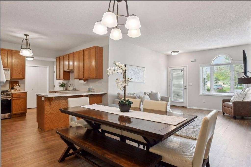 Spacious room in Chaska