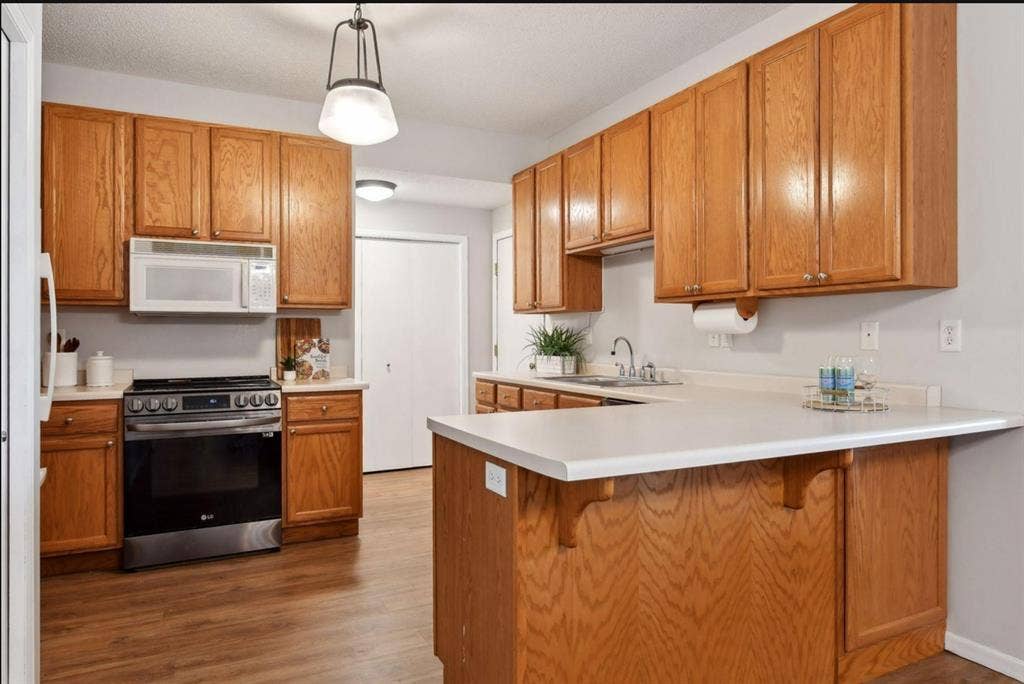 Spacious room in Chaska
