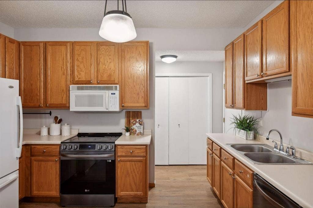 Spacious room in Chaska