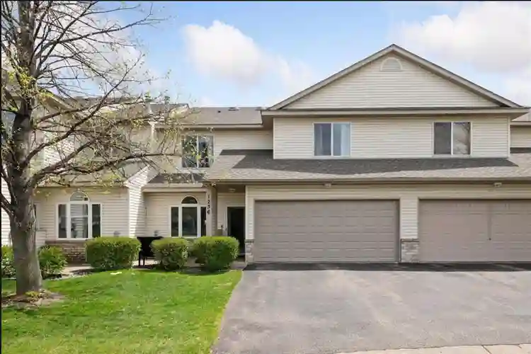 Spacious room in Chaska