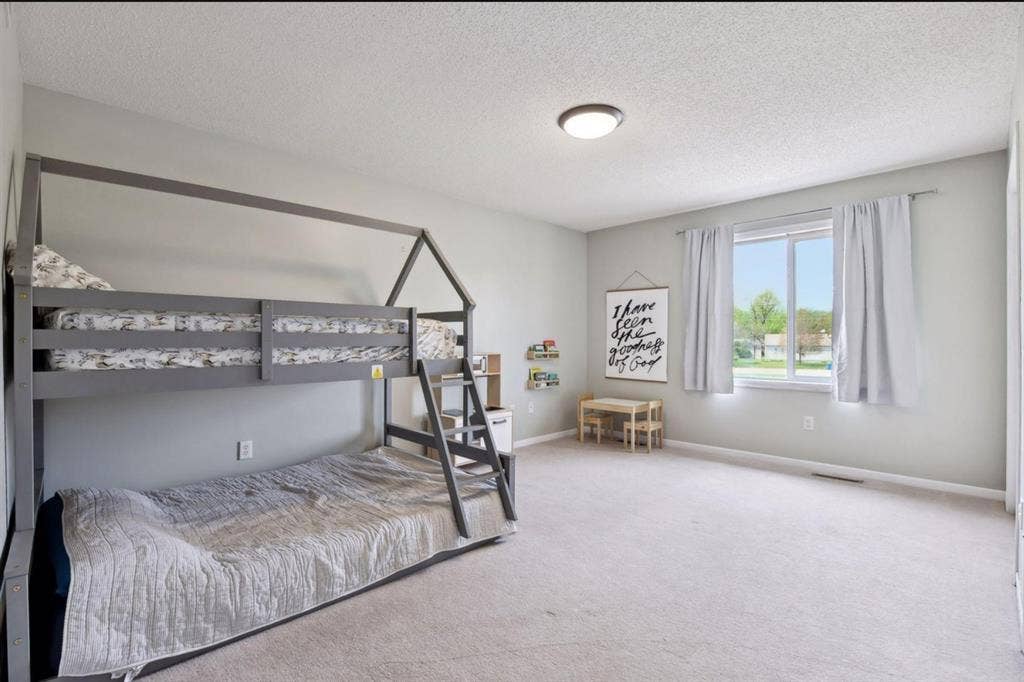 Spacious room in Chaska