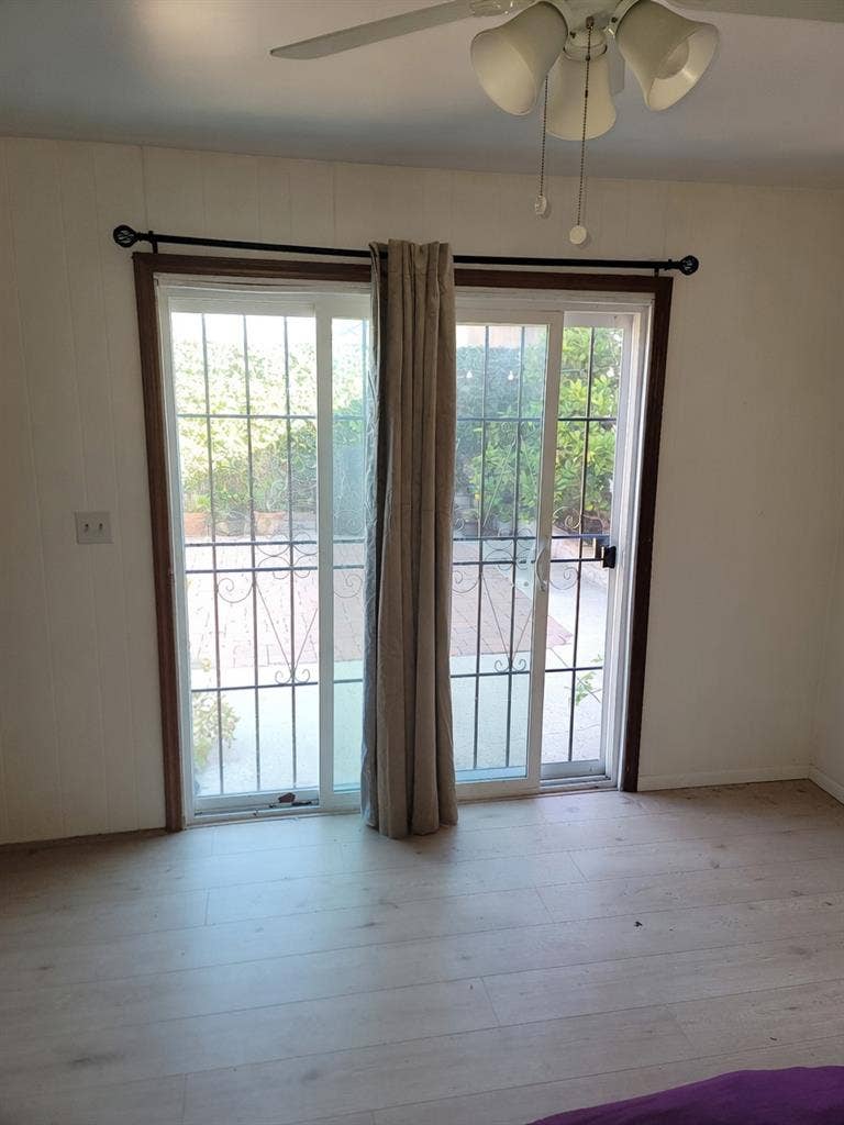 Large Room w/ Patio/Fireplace