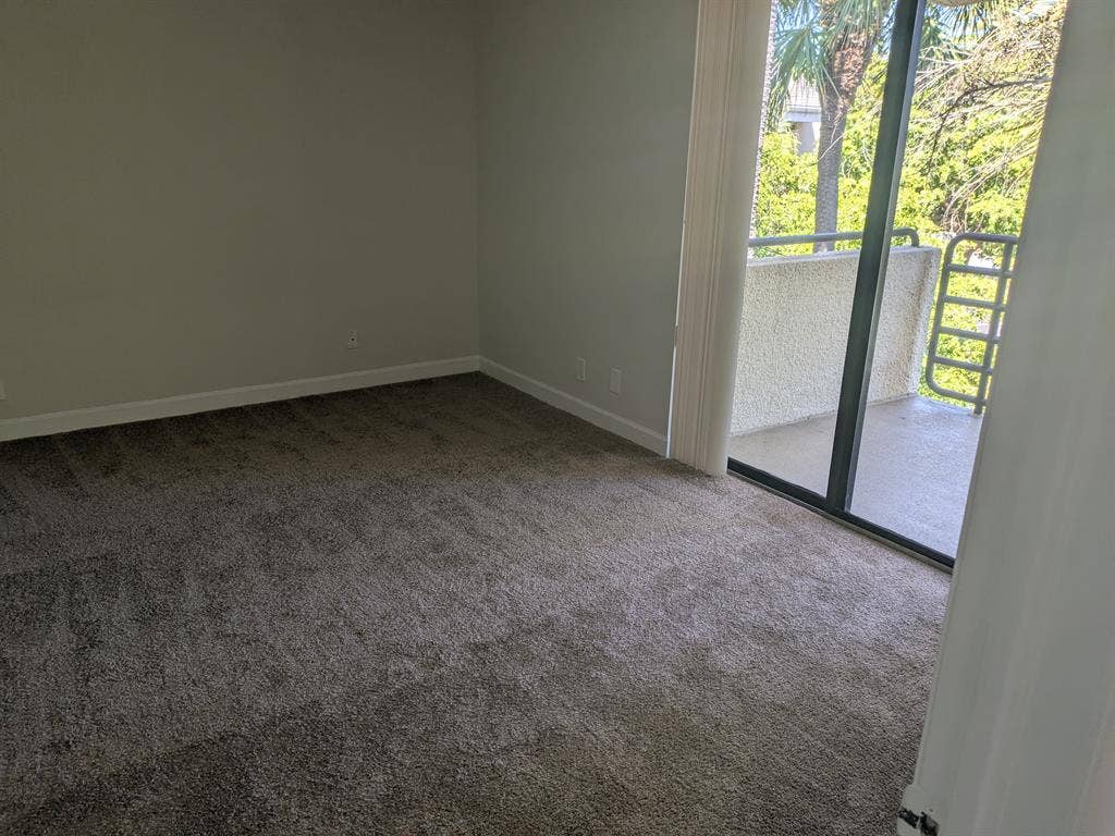 Room available in Miami lakes