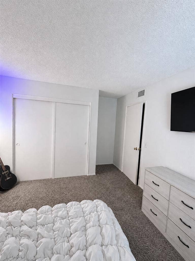 1 bed 1 bathroom available July 1