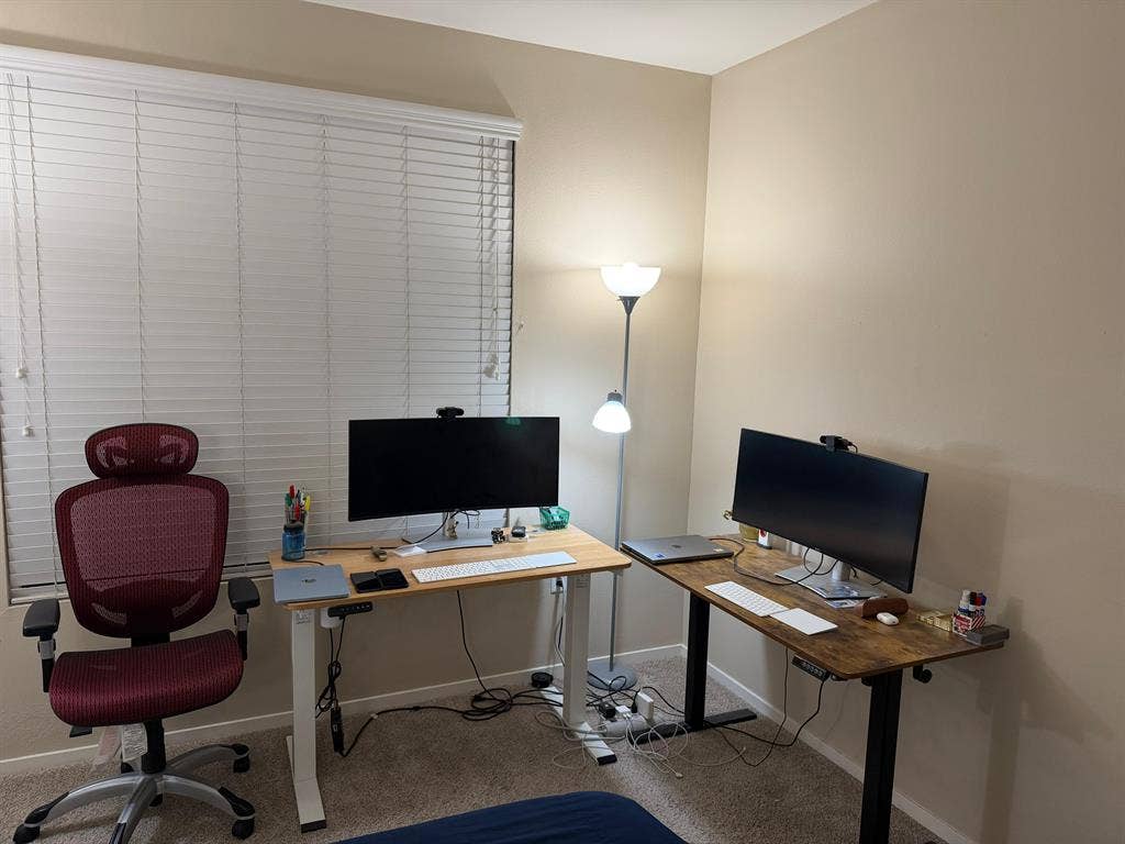 Master Bedroom in 3 Bed Apt