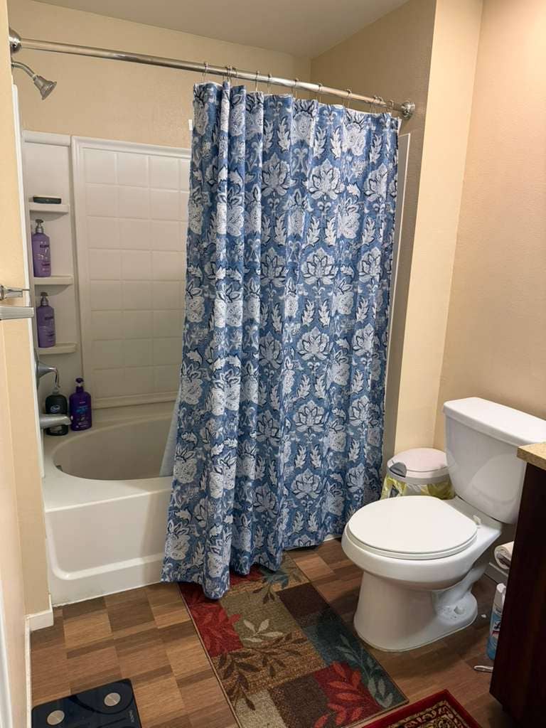 Master Bedroom in 3 Bed Apt