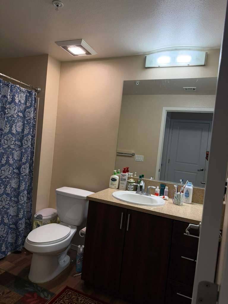 Master Bedroom in 3 Bed Apt