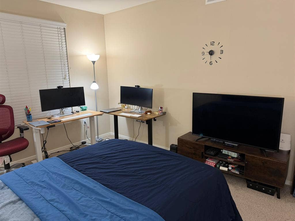 Master Bedroom in 3 Bed Apt