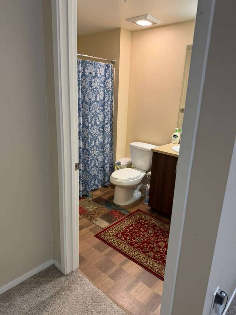 Master Bedroom in 3 Bed Apt