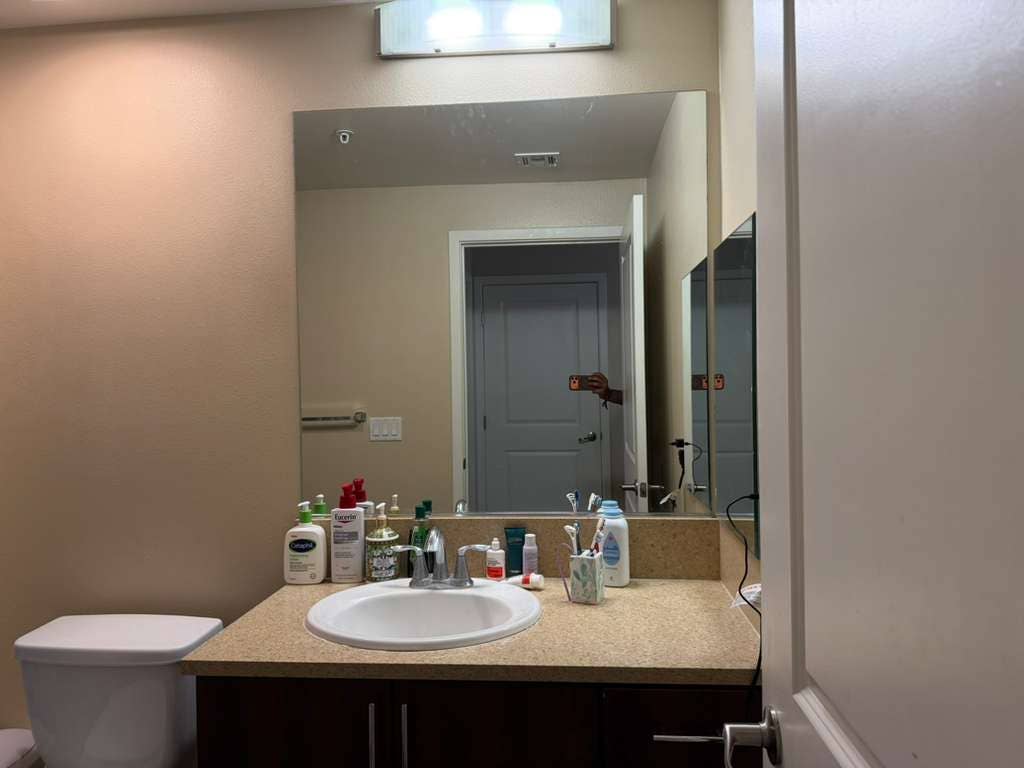 Master Bedroom in 3 Bed Apt