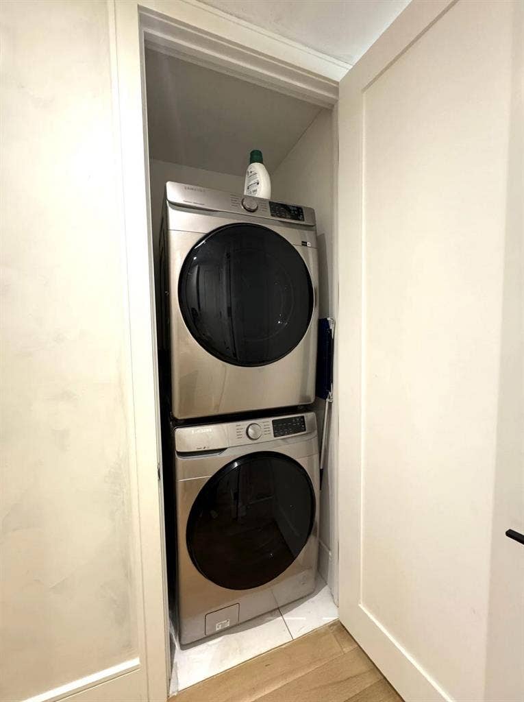 1 roommate needed for brownstone