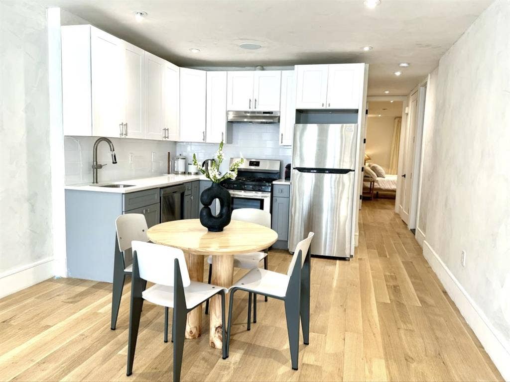 1 roommate needed for brownstone