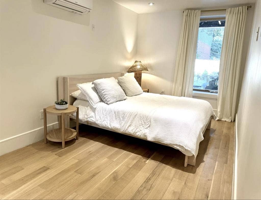 1 roommate needed for brownstone