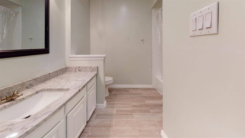 1 BR in Garland