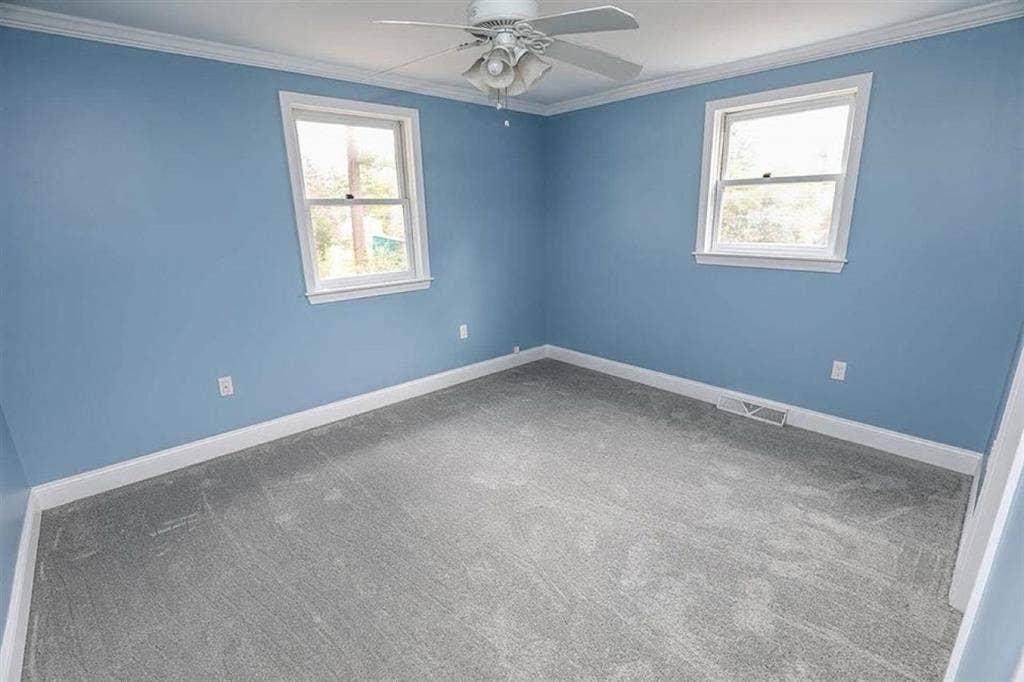 Room for rent and share areas