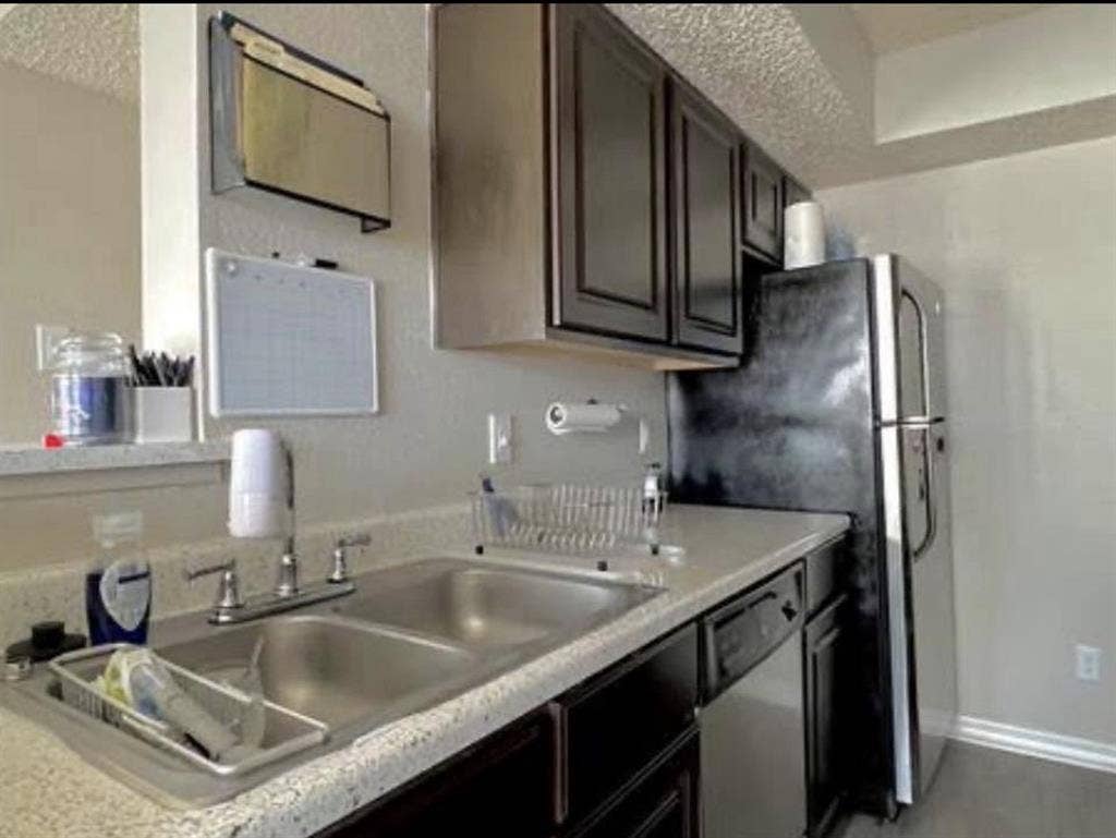 Looking for a roommate