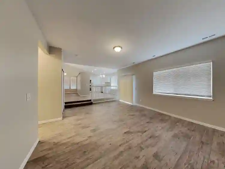 Rooms Available In Spacious Home