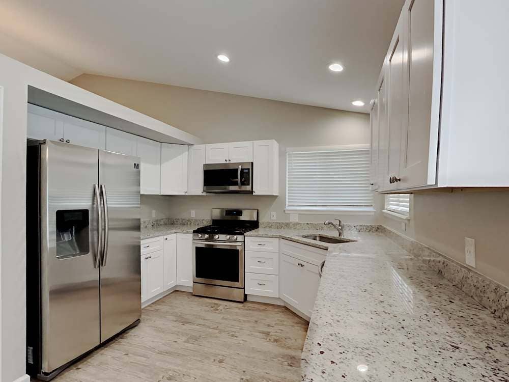 Rooms Available In Spacious Home