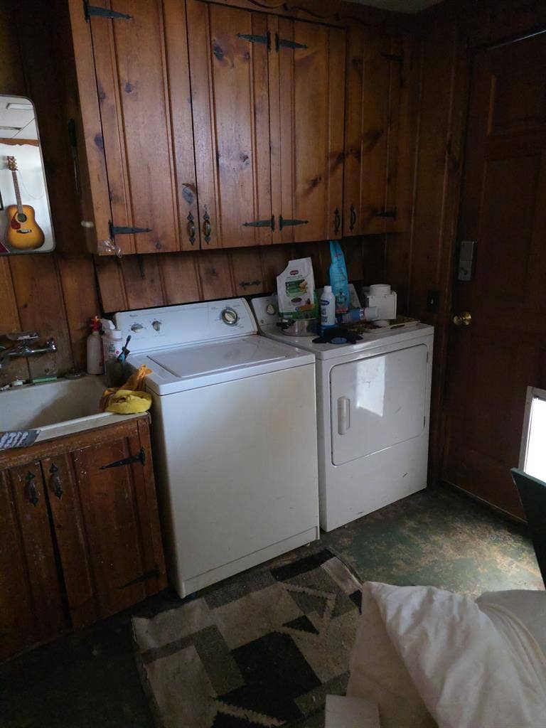 Furnished room Newport Hills