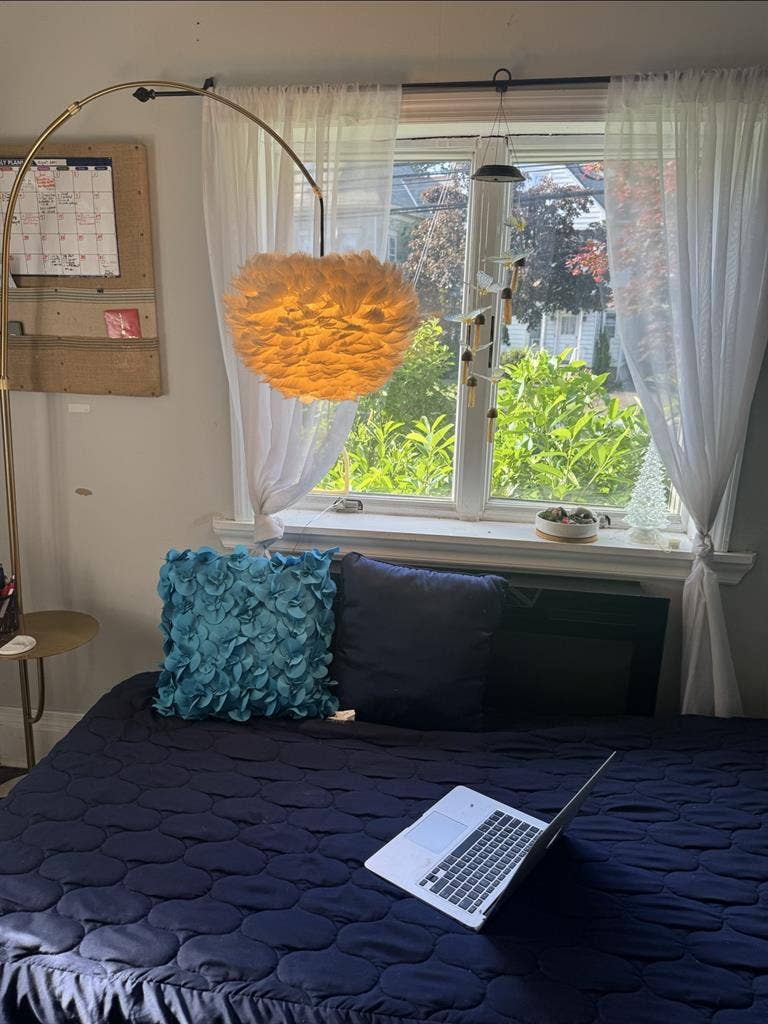 Cozy Furnished Room w/ Bath & Kit