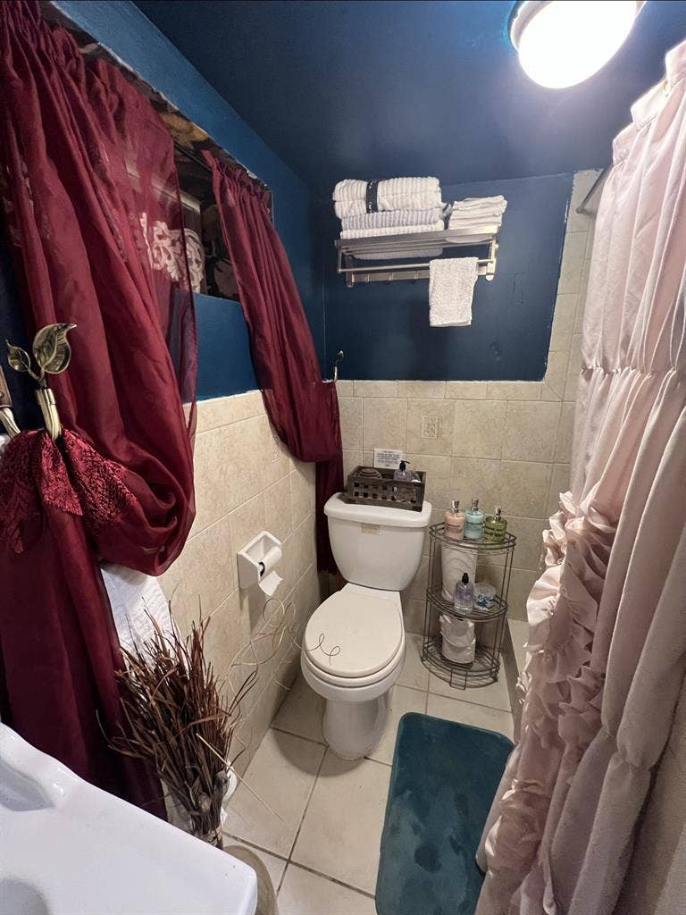 Cozy Furnished Room w/ Bath & Kit
