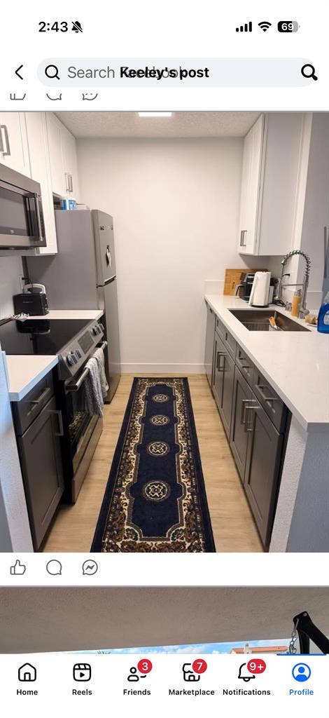 Room in PB Apartment!