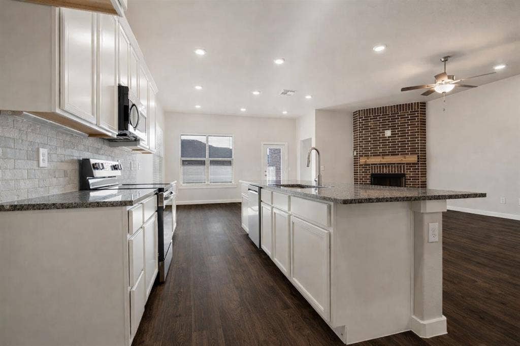 3 nice furnished rooms in new home