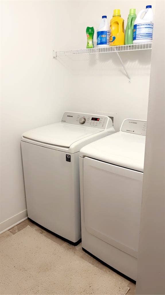 Full furnished queen bed WiFi 4