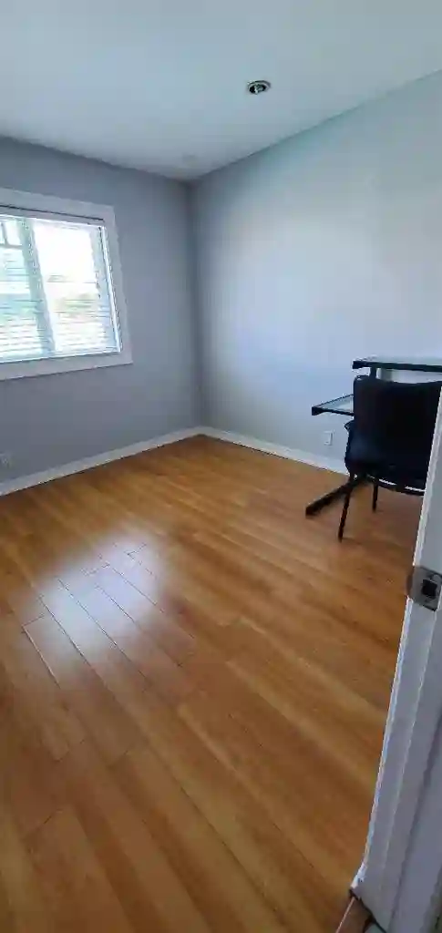 Room for Rent - Quiet and Clean